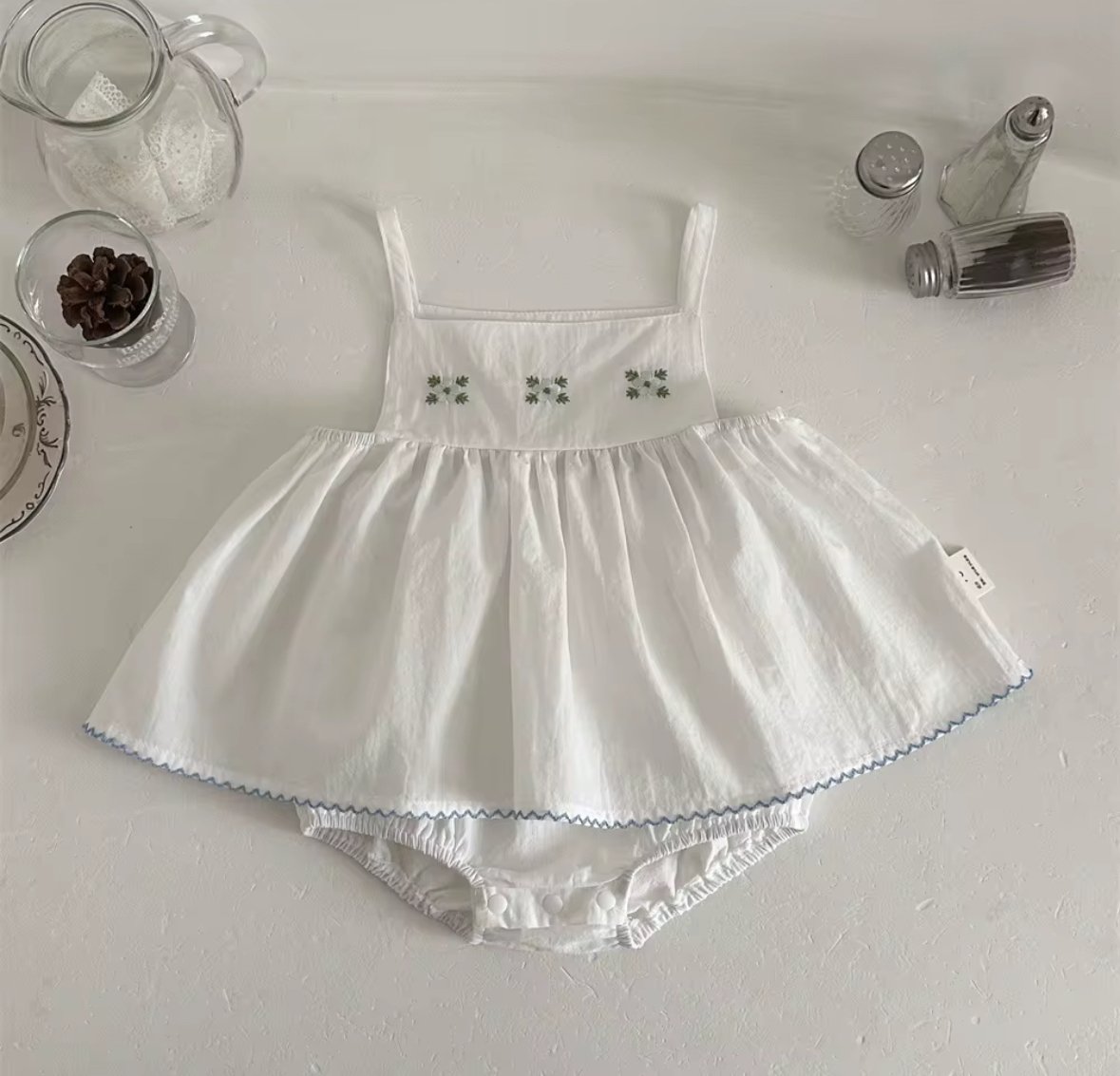 Embroidery short set